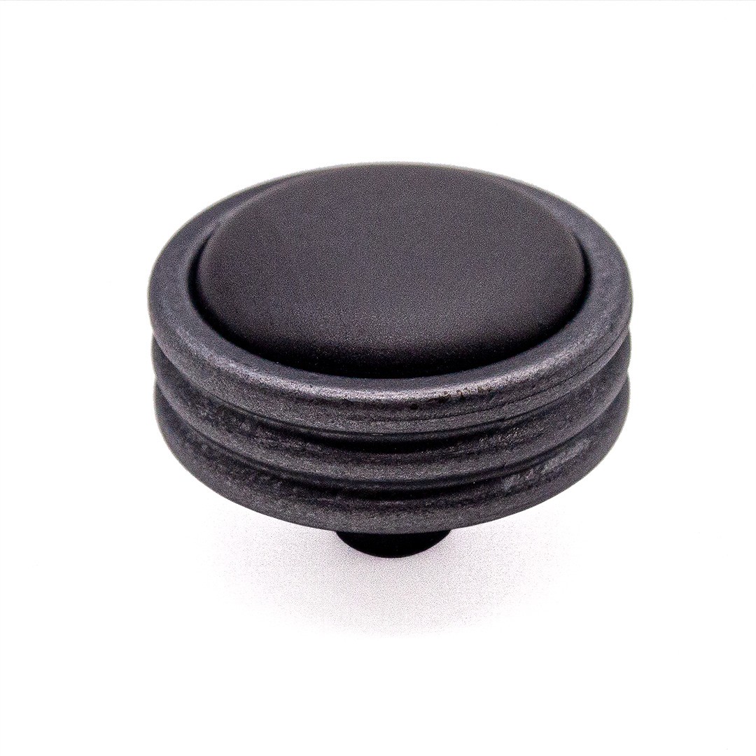 Ручка-кнопка с фарфоровой вставкой P49.23.00.C7G, черное олово / матовый черный фарфор, 34 мм, Giusti