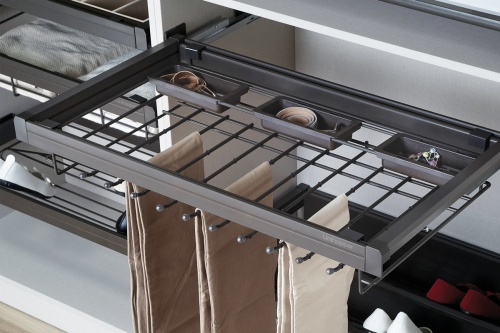 WS4123S.060.MCA Вешалка для брюк Unihopper MOKA с лотками для мелочей (WS4123S.060.MCA) — купить в интернет-магазине «Респект Джевел»