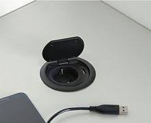 RINGU-SCH-B Врезная мебельная розетка 220В с USB зарядкой